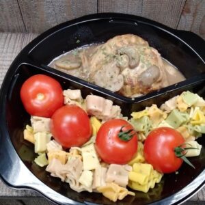 PAVE DE DINDONNEAU, SAUCE CHAMPIGNONS, PATES LIVRAISON LE 11/05